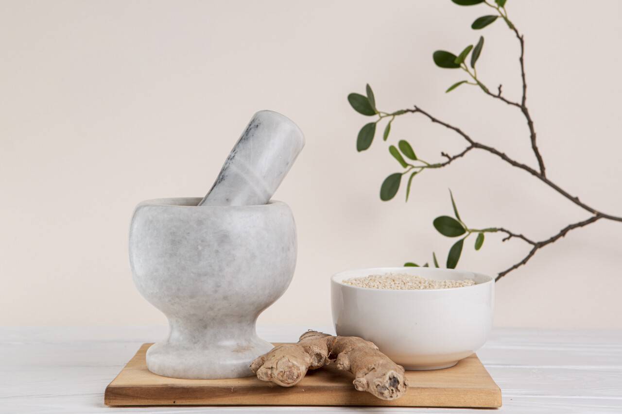 arrangement-with-branch-bowl-seeds